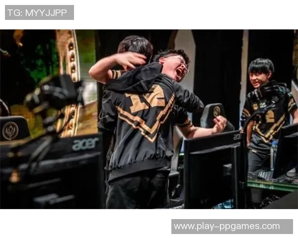 EDG战队在S15赛季中的包夹战术解析与电竞热点解读 EDG战队在S15赛季中的包夹战术解析与电竞热点解读